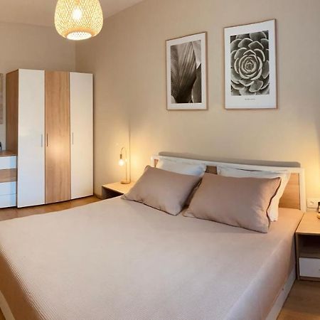 Pearl Apartments Burgas Bagian luar foto