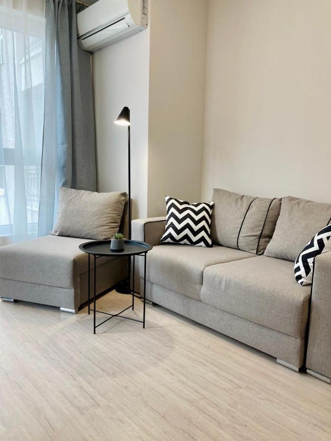 Pearl Apartments Burgas Bagian luar foto