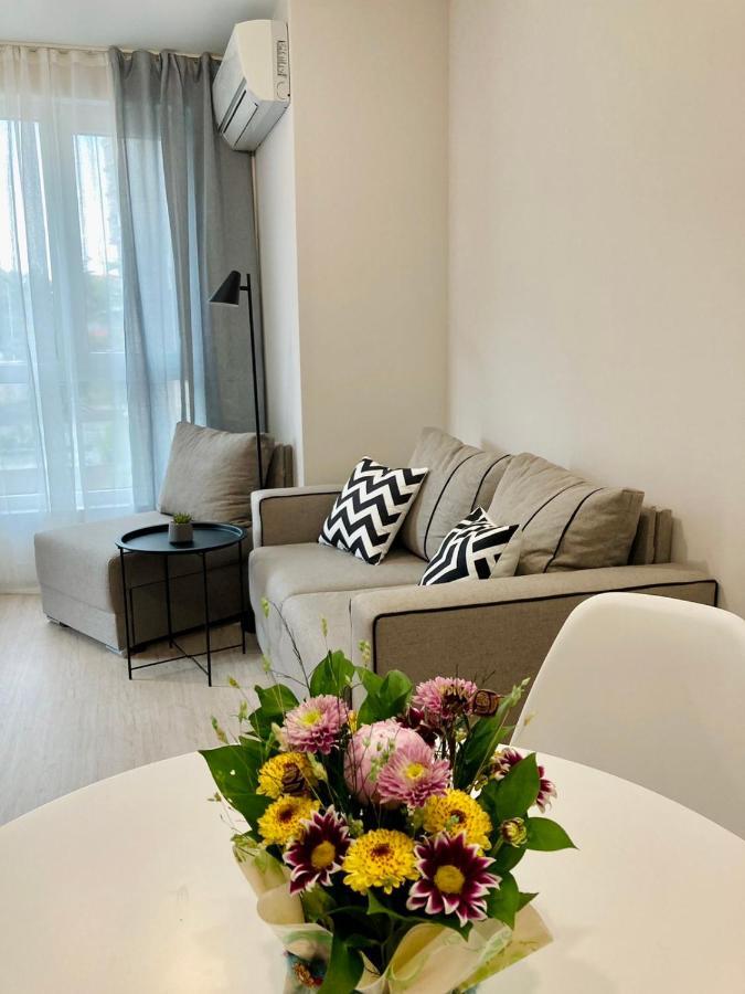 Pearl Apartments Burgas Bagian luar foto