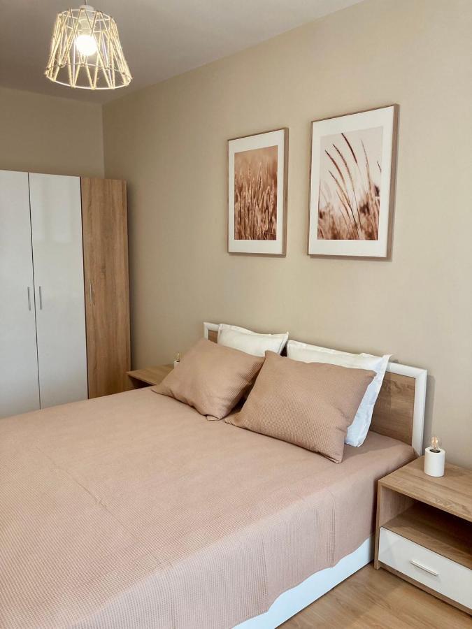 Pearl Apartments Burgas Bagian luar foto
