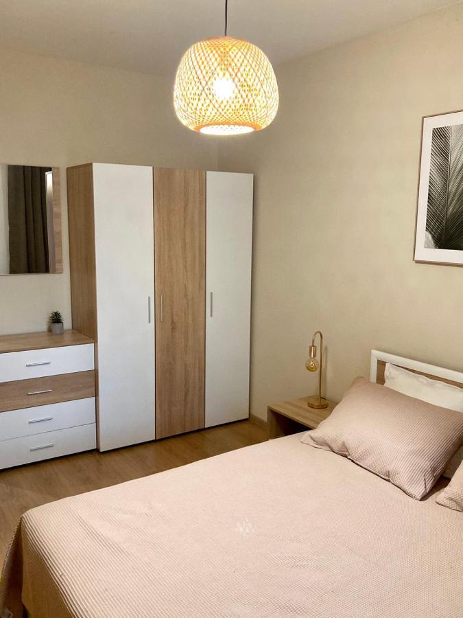 Pearl Apartments Burgas Bagian luar foto