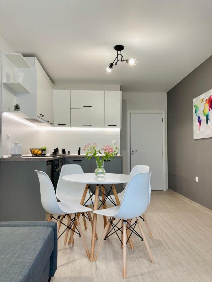 Pearl Apartments Burgas Bagian luar foto