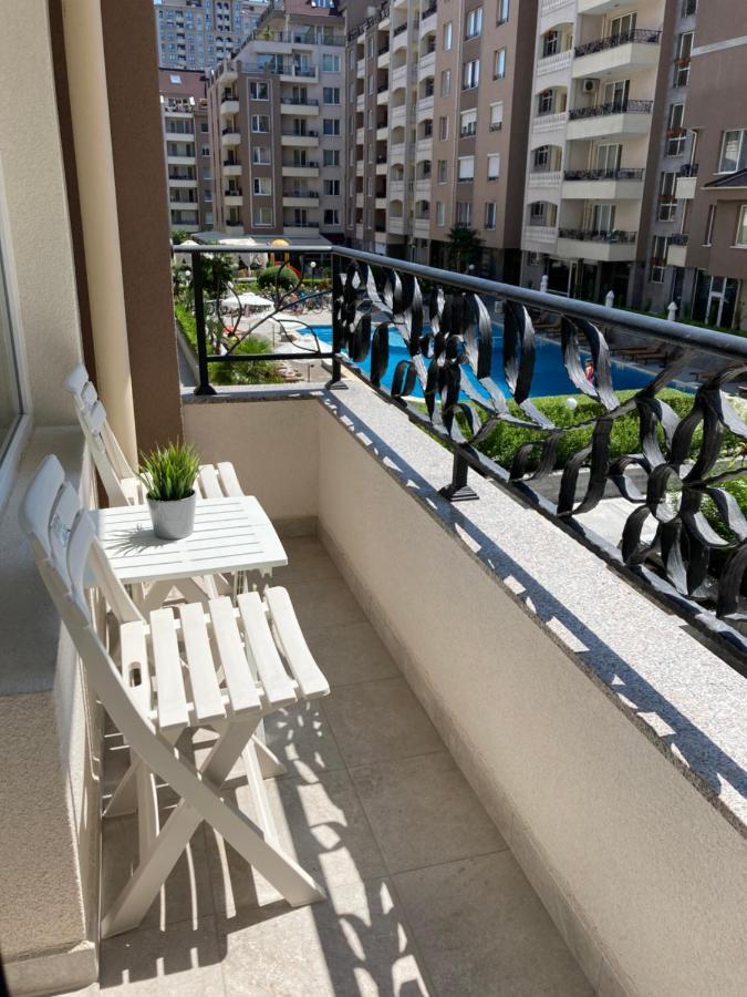 Pearl Apartments Burgas Bagian luar foto